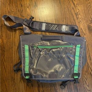 Patagonia Black Hole Messenger Bag- Grey and Green